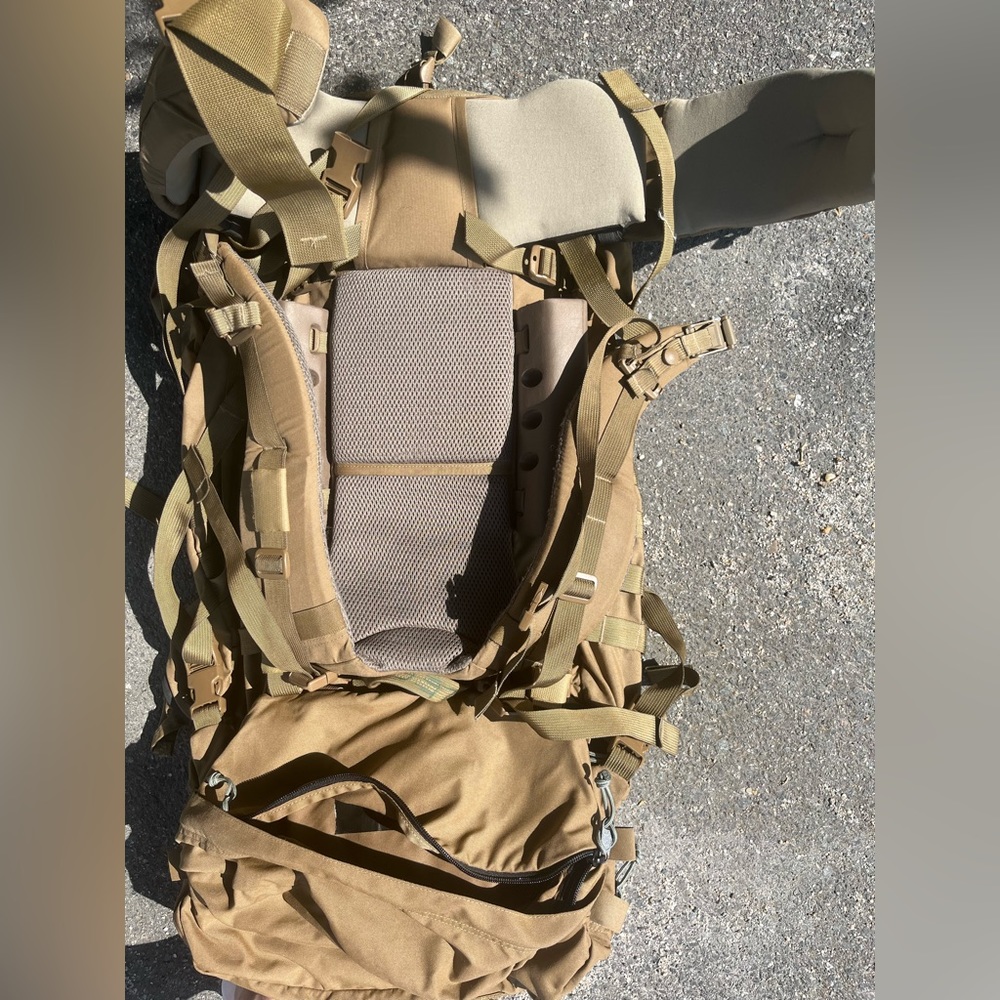 Mystery ranch overload 3 zip bag lightly used